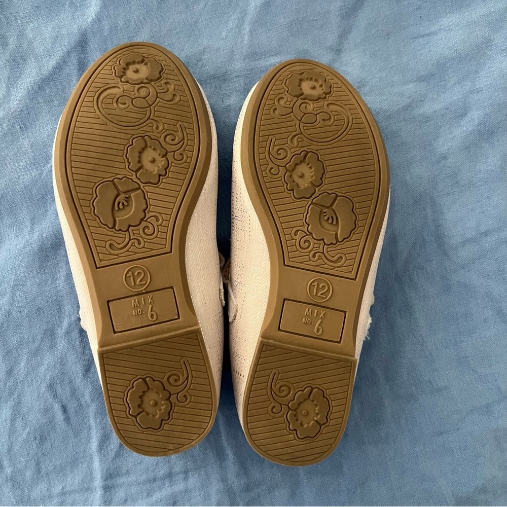 NEW Mix No. 6 girls flats - size 12 - Picture 4 of 4